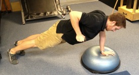 BOSU single arm row